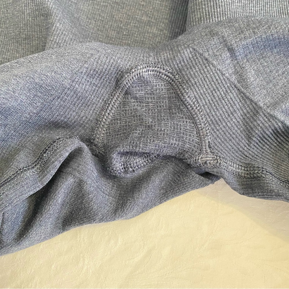 Lululemon Navy Blue In the Flow Crops - Picture 4 of 4